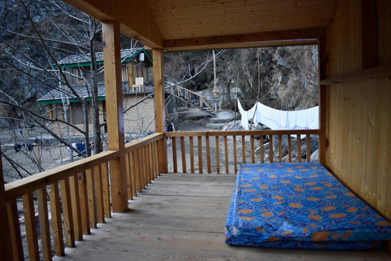 Moksha - By The River Villa Jibhi Ngoại thất bức ảnh